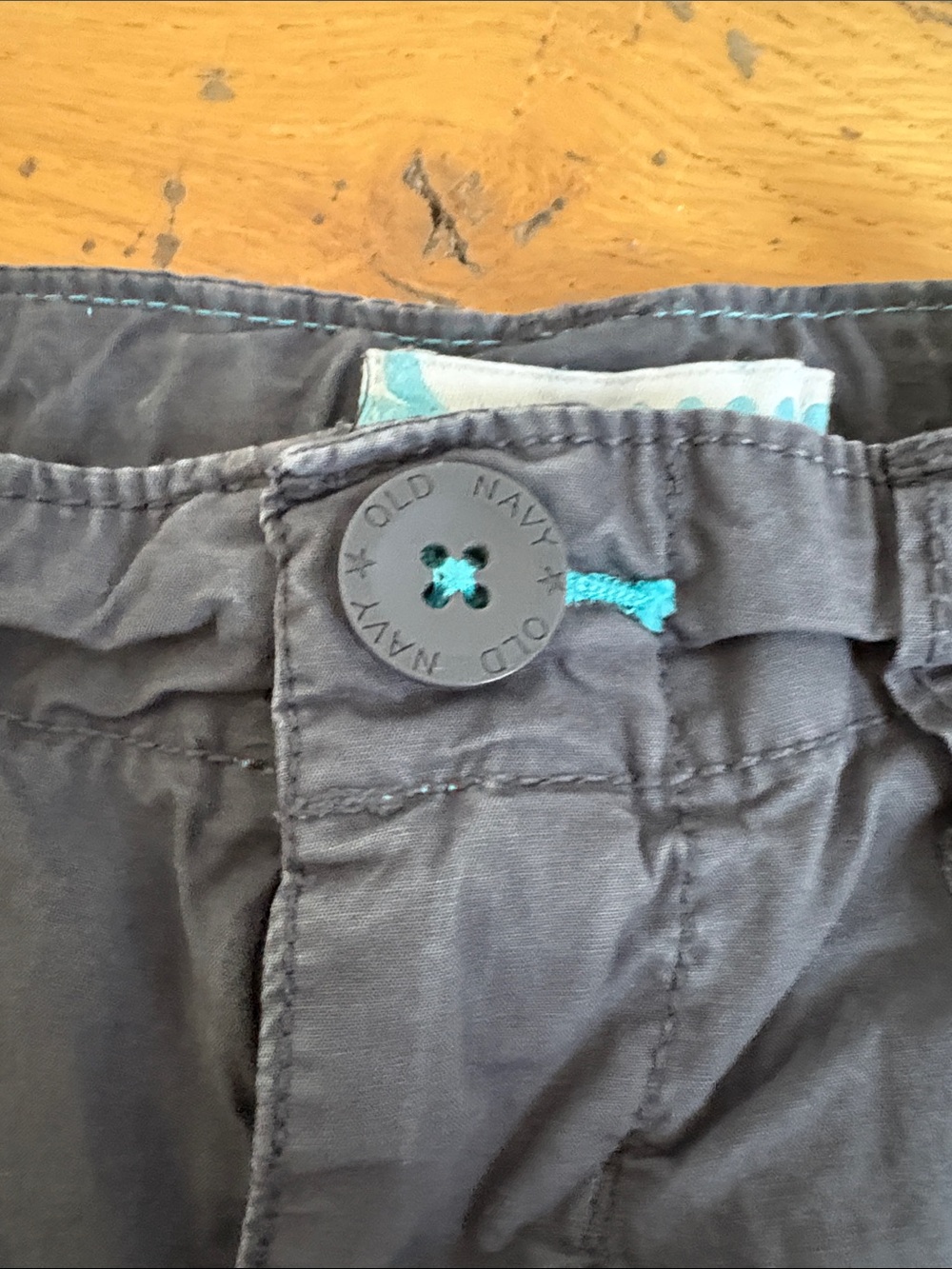 Girls Gray Lightweight Snap Shorts with Pockets by Old Navy Size 5 - Picture 3 of 9